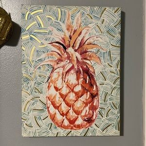 Cute pineapple wall decor.